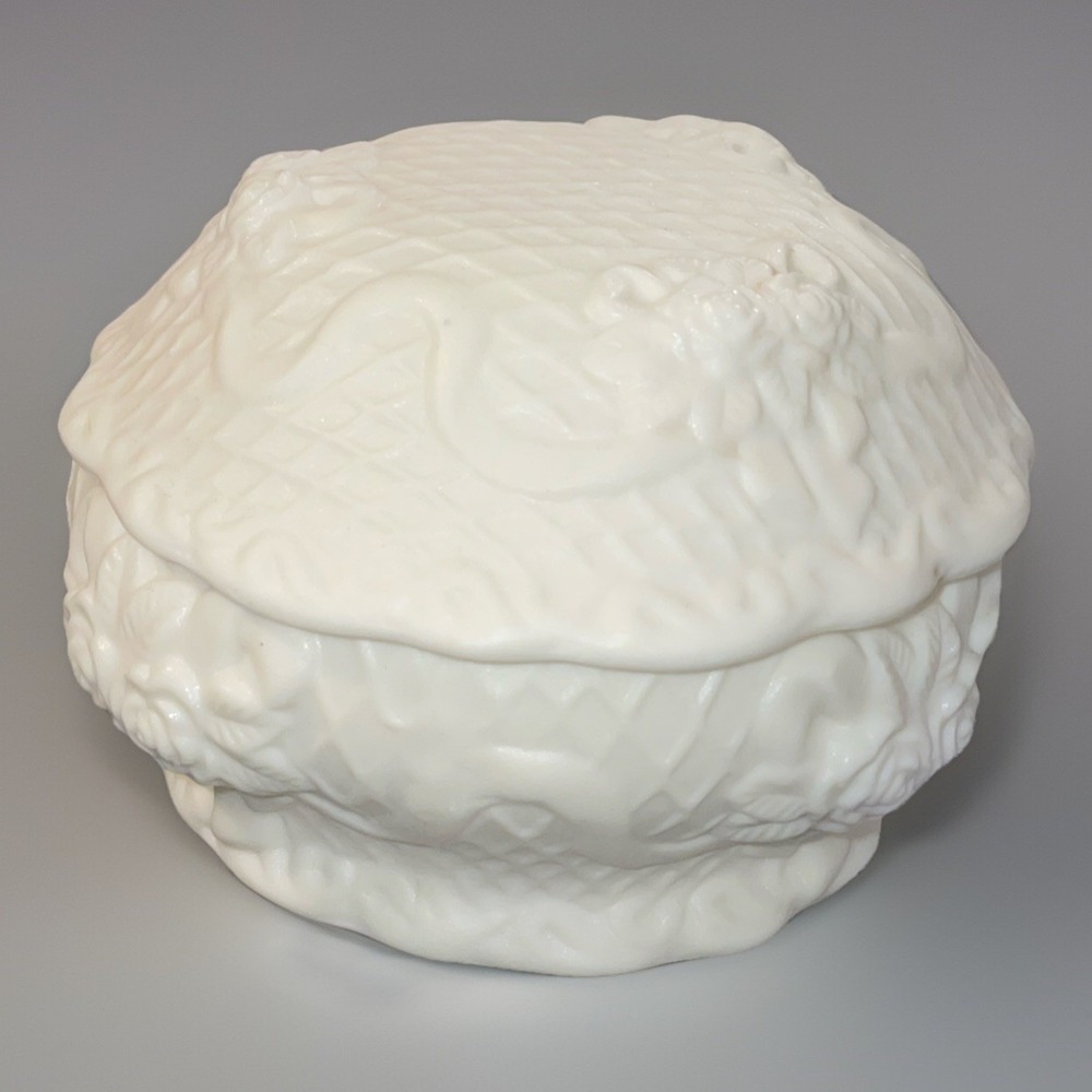 Vintage 1980's Porcelain Bisque W/lid Trinket Jewelry Vanity Box w Roses Ribbons